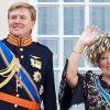 Королева Нидерландов передала престол сыну