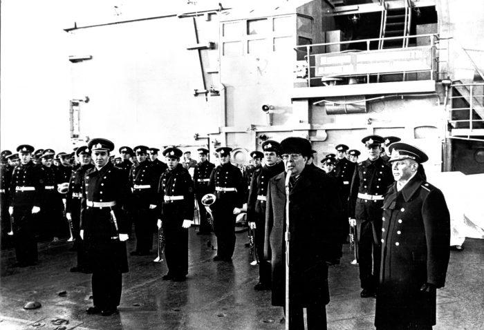 Л.И.Брежнев на борту крейсера "Адмирал Сенявин"