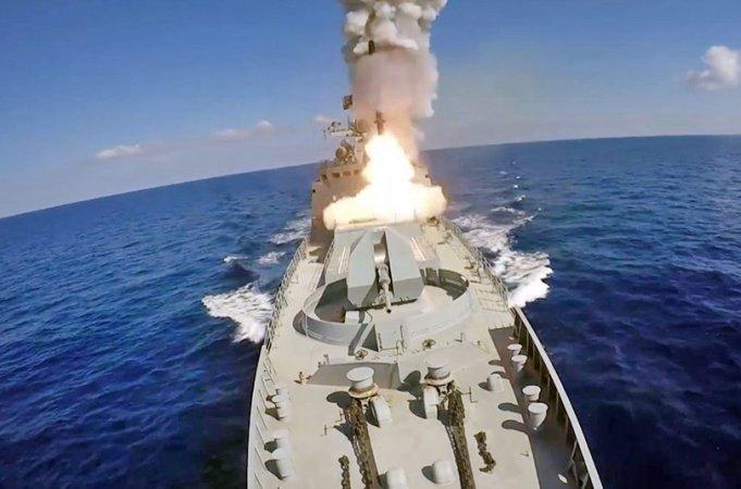 Российские корабли, вооруженные ракетами "Калибр", будут нести постоянное дежурство в Средиземном море.