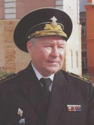Заместитель главнокомандующего ВМФ по воспитательной работе в 1996–1998 годах вице- адмирал Аполлонов М.И. (1971)