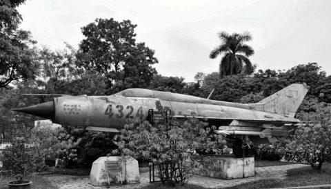 В джунглях северного Вьетнама нашли тело советского летчика, пропавшего почти полвека назад