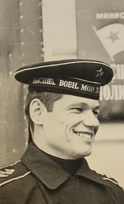 Курсант Павленко А.П. Фото в первом номере газеты «Политработник флота». 1967 г.
