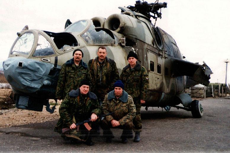 В.Д. Сорокин с боевыми товарищами. Республика Дагестан, март 2000 года