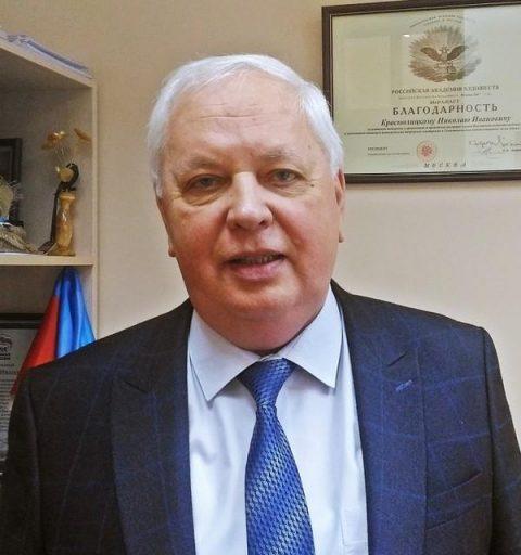 Начальник библиотеки Николай Краснолицкий