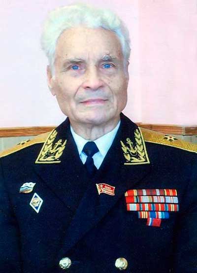 Контр-адмирал в отставке Важенин Валентин Васильевич