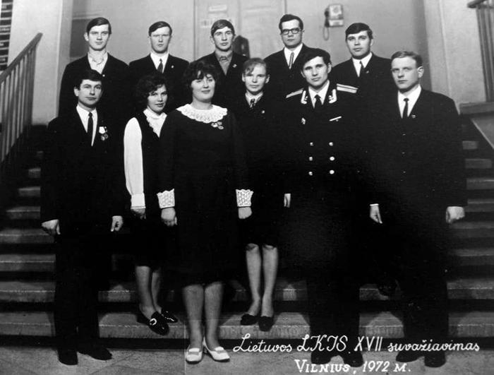 лейтенант Якучунас В.Д. в первом ряду второй справа среди делегатов XVII съезда 
ЛКСМ Литовской ССР. г. Вильнюс, 1972 год

