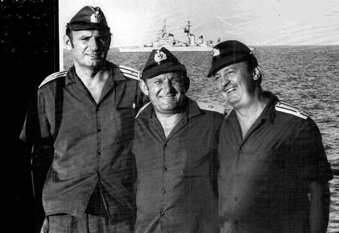 Однокашники по ТОВВМУ слева направо: капитан 1 ранга Г.А. Милосердов, контр-адмирал В.А. Парамонов, капитан 2 ранга В.П. Барабаш. Средиземное море, 1979 г. 