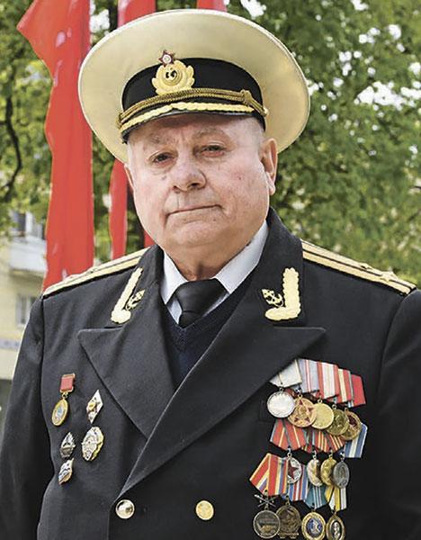 капитан 1-го ранга в отставке Леонид Попов