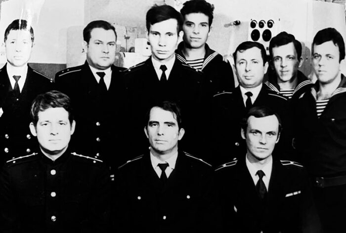 ПЛ С-296. Лучший КБР ЧФ – два приза ГК ВМФ по ТС. Командир капитан 3 ранга Бабенко В.Я. Севастополь. 1980 г.